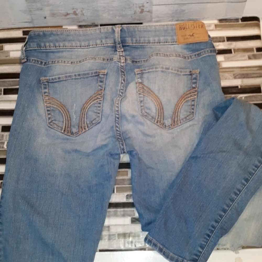 Hollister Super Skinny 1R 25 x 31 destressed